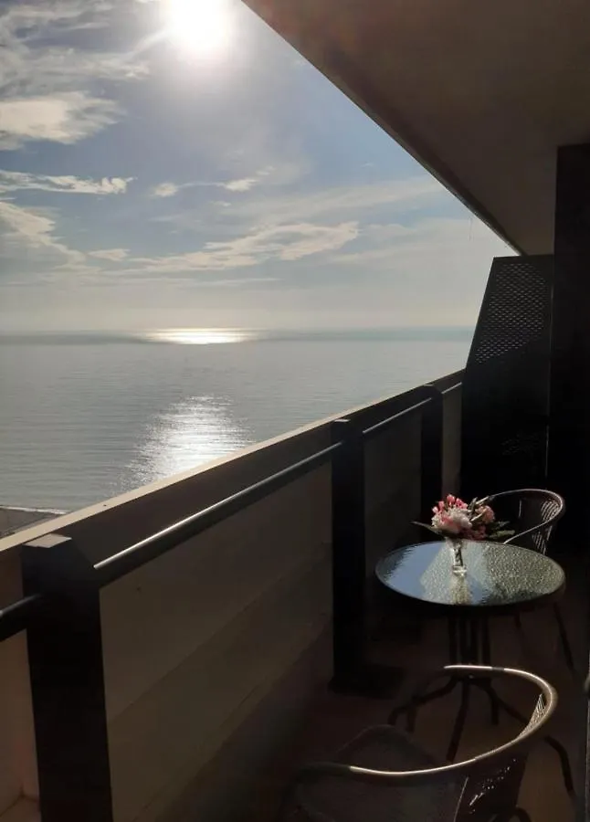 Delux Sea View Aparthotel In Orbi City Батуми