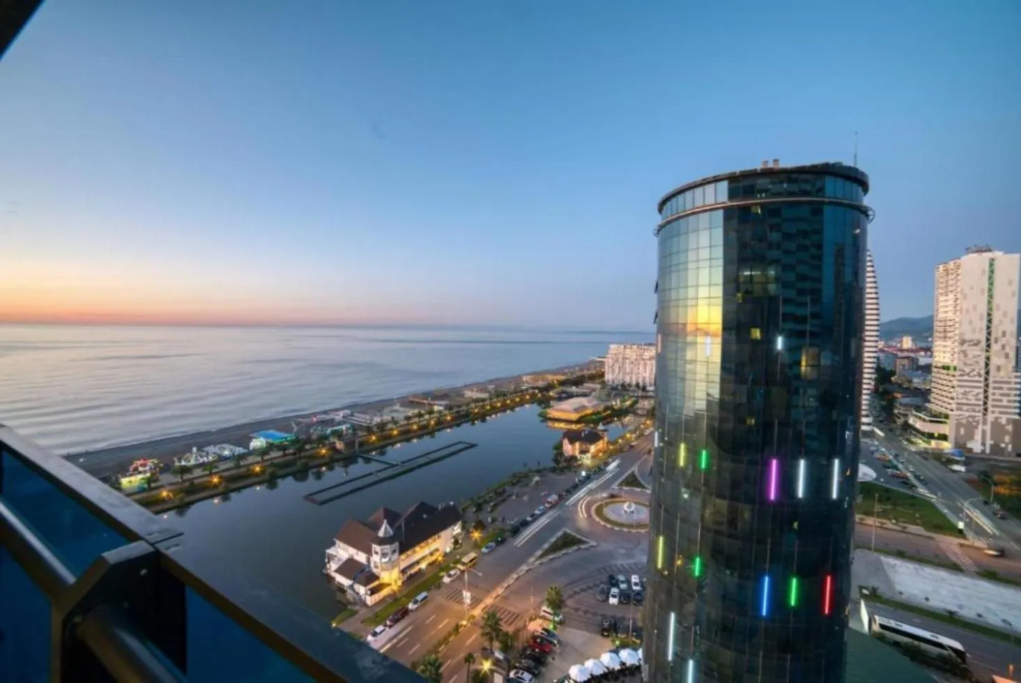 Delux Sea View Aparthotel In Orbi City Батуми