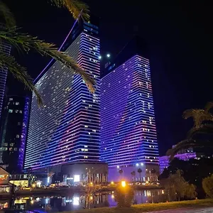 Orbi Twin Towers Батуми